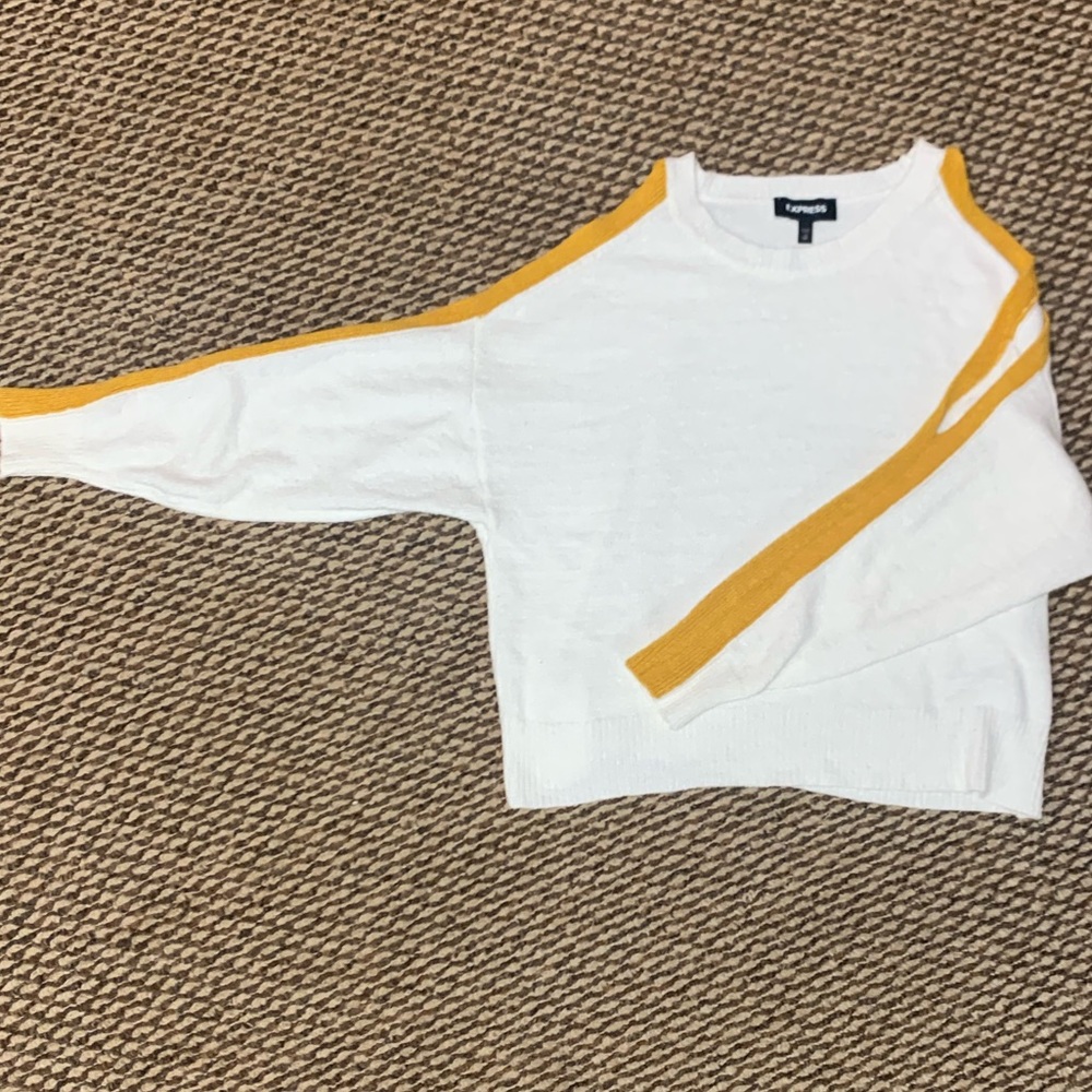 Light sweater with keyhole arms